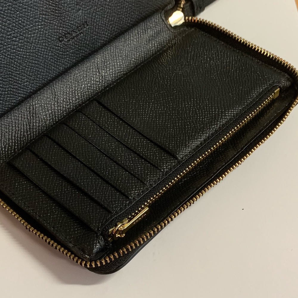 Coach | Crossgrain Leather Phone Wallet Wristlet - Picture 5 of 8